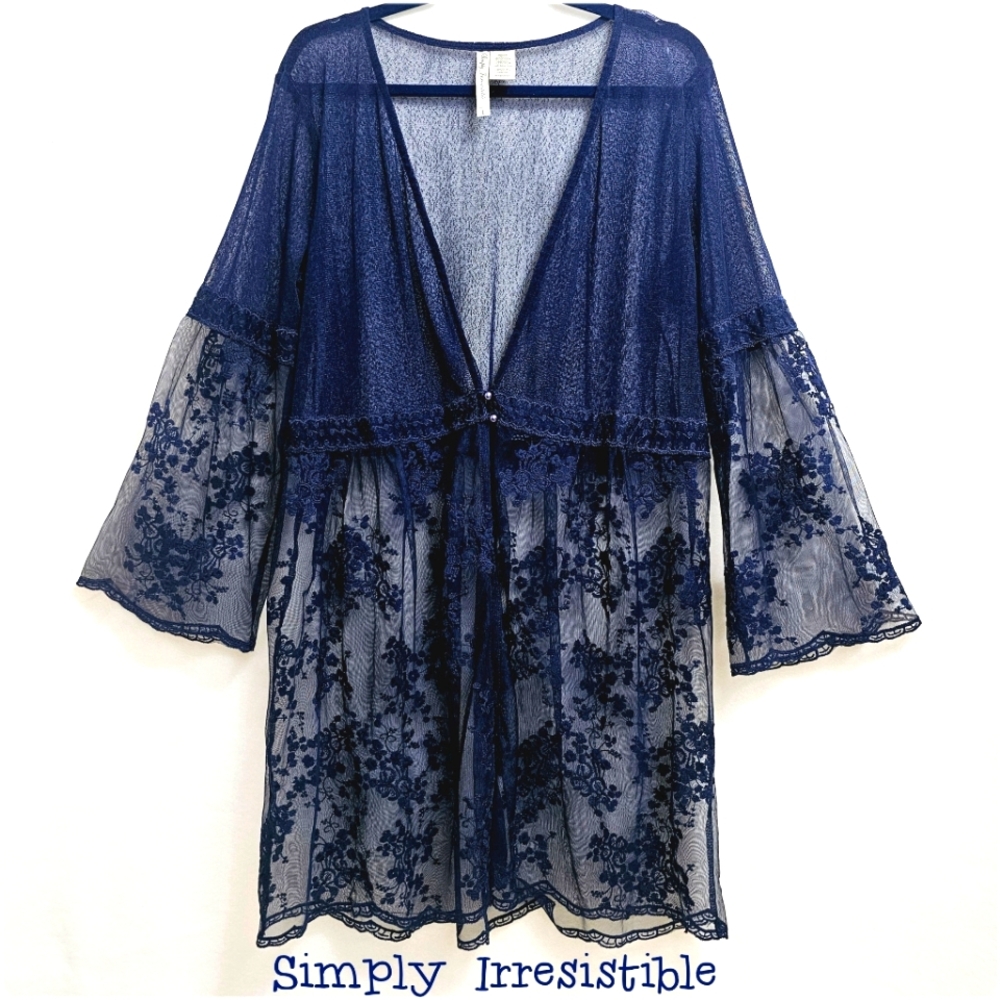 Feminine Lace Coverup Wrap, Special Event, Poolside & Resort Wear, Size Large.